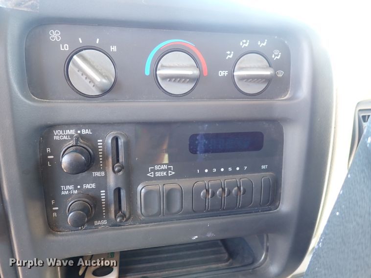 image for item DS7203 2000 Chevrolet Express  school bus