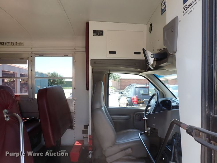 image for item DS7203 2000 Chevrolet Express  school bus