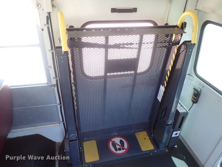 image for item DS7203 2000 Chevrolet Express  school bus