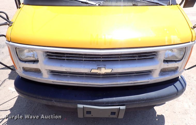 image for item DS7203 2000 Chevrolet Express  school bus