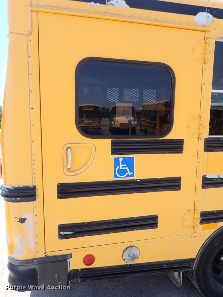 image for item DS7203 2000 Chevrolet Express  school bus