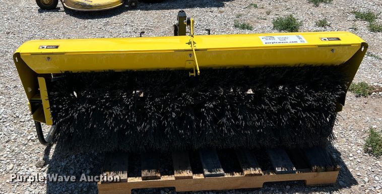 image for item DS8368 John Deere 246  broom