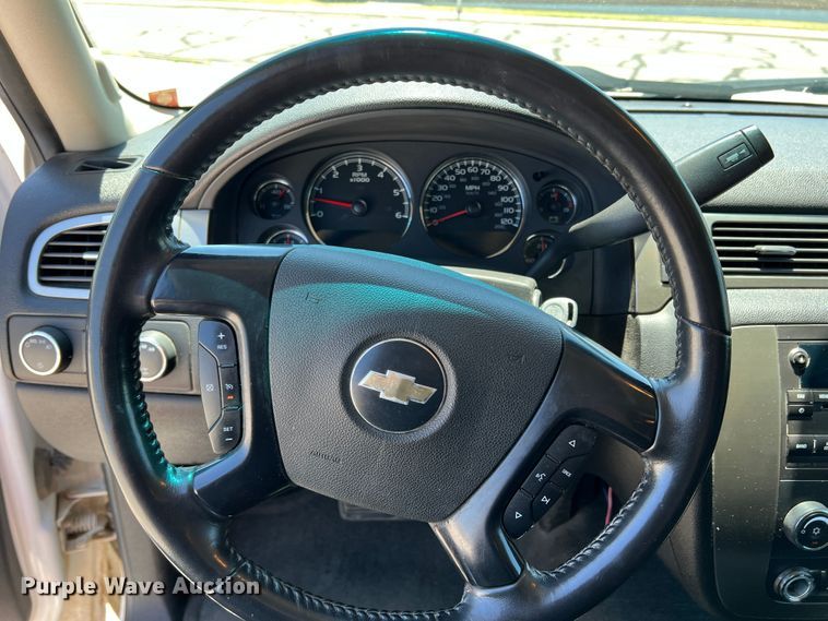 image for item DS8369 2007 Chevrolet Suburban  SUV