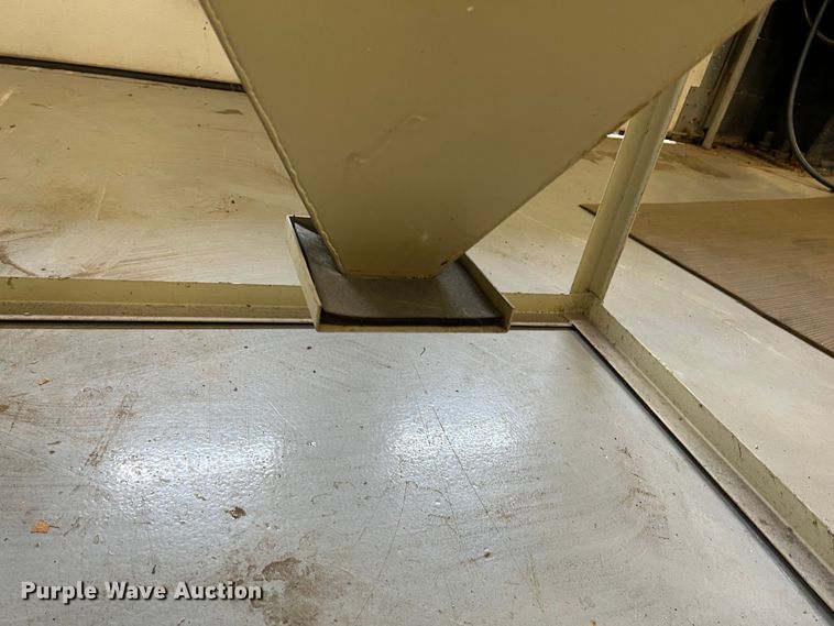 image for item HL9192 Sand blasting cabinet