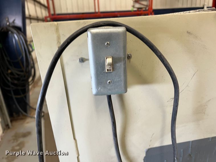 image for item HL9192 Sand blasting cabinet