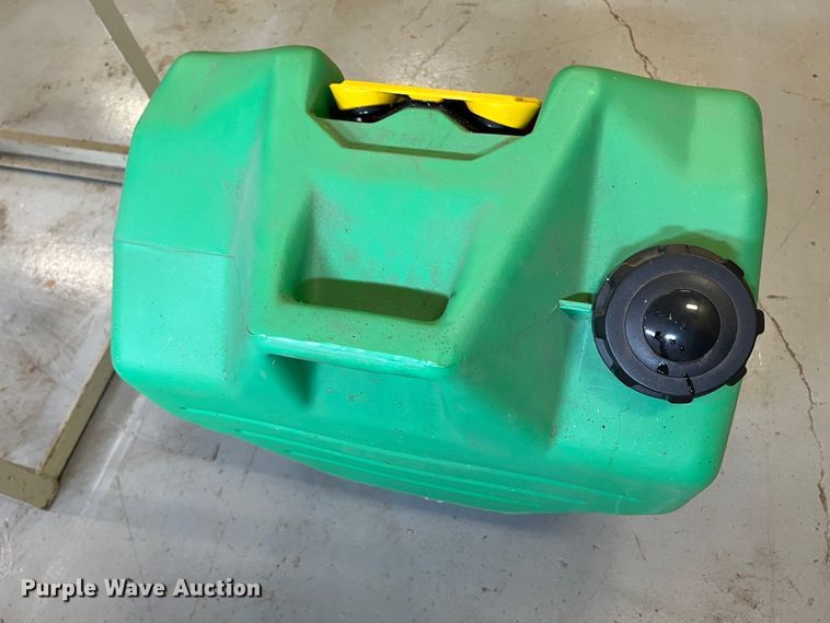 image for item HL9192 Sand blasting cabinet