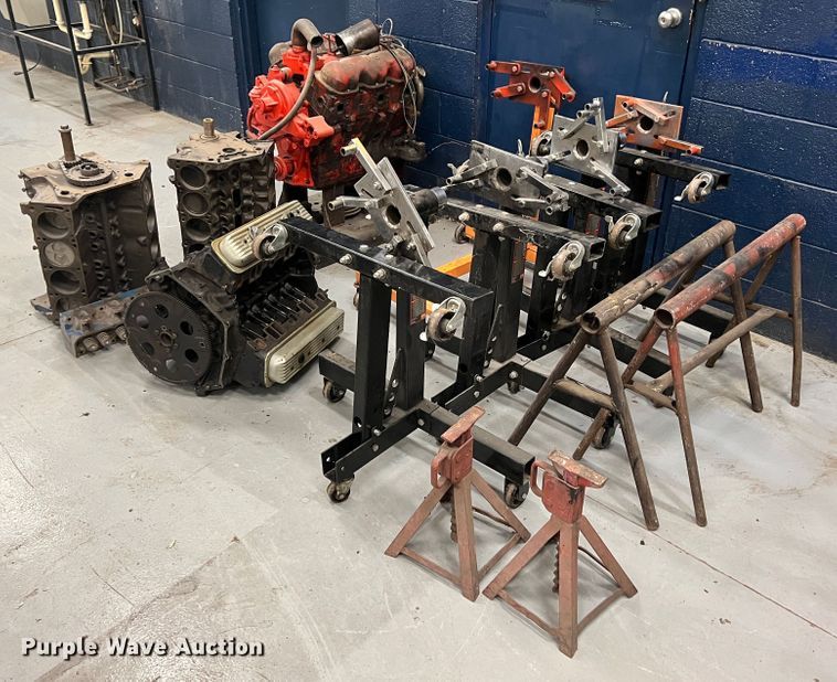 image for item HL9194 Six cylinder gas engine