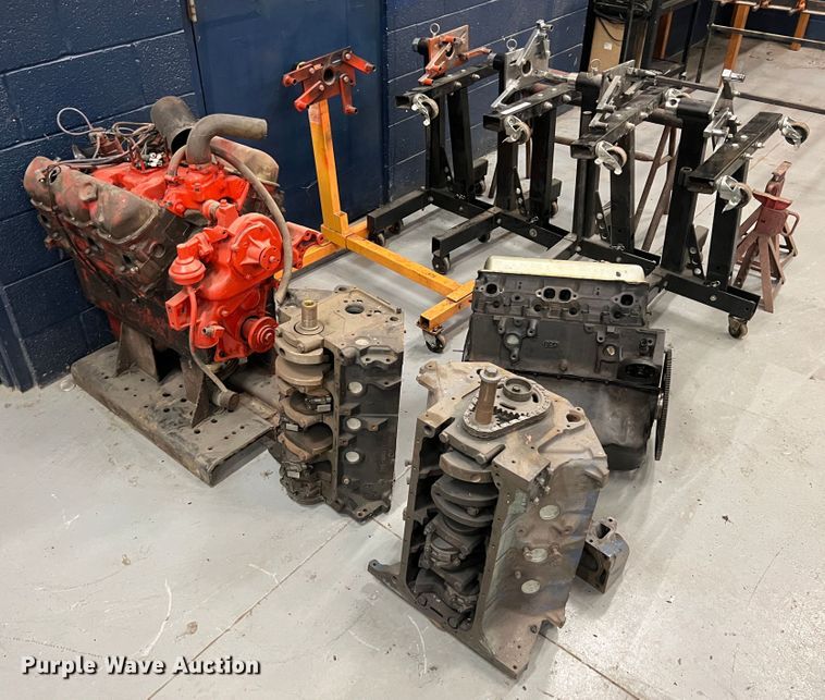 image for item HL9194 Six cylinder gas engine