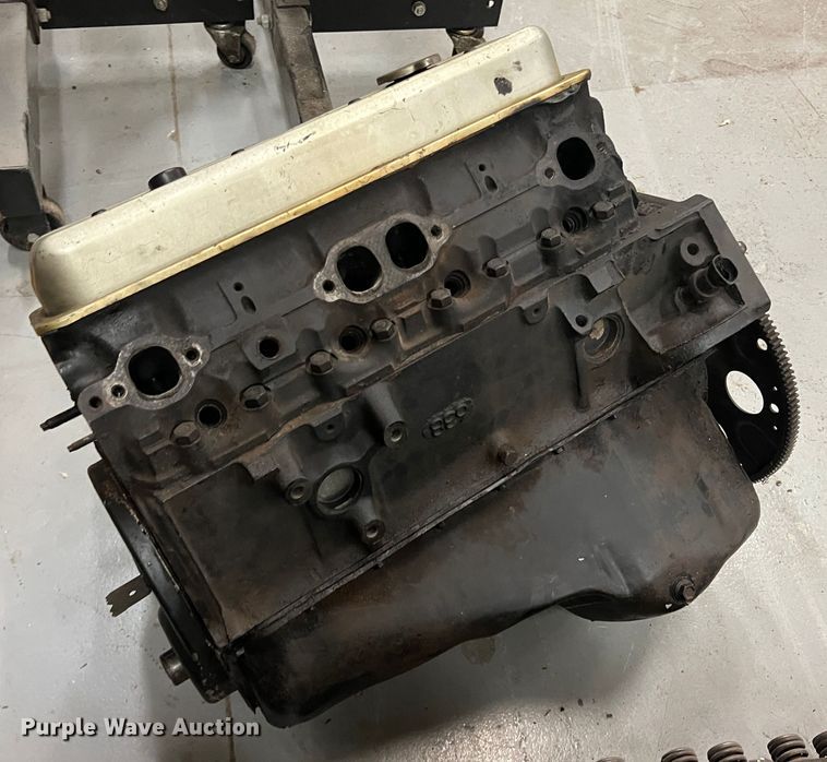 image for item HL9194 Six cylinder gas engine