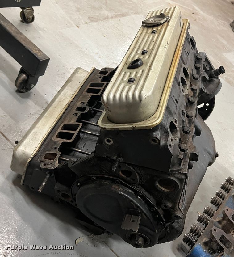 image for item HL9194 Six cylinder gas engine