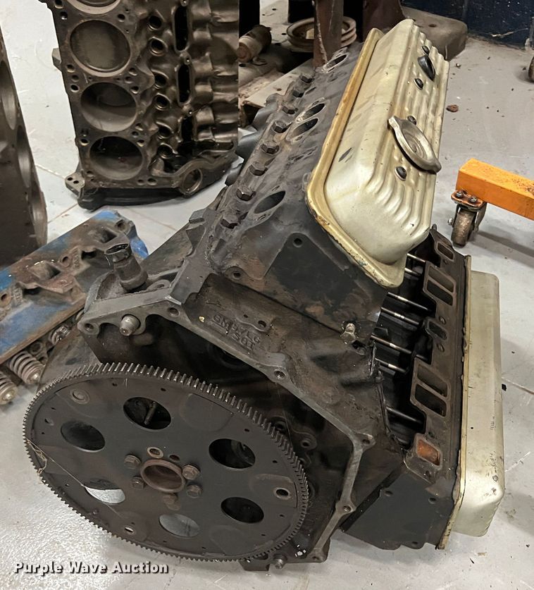 image for item HL9194 Six cylinder gas engine