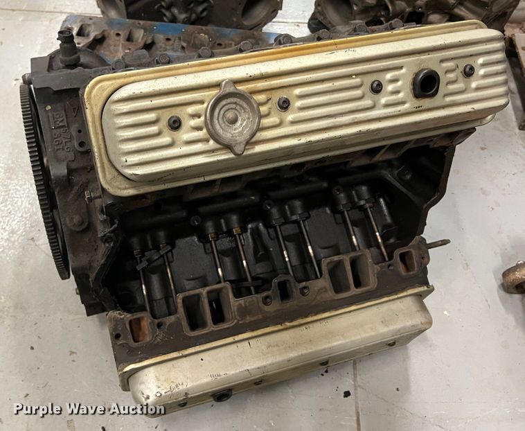 image for item HL9194 Six cylinder gas engine