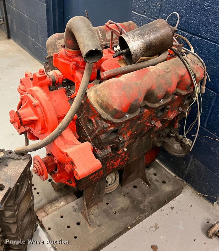 image for item HL9194 Six cylinder gas engine