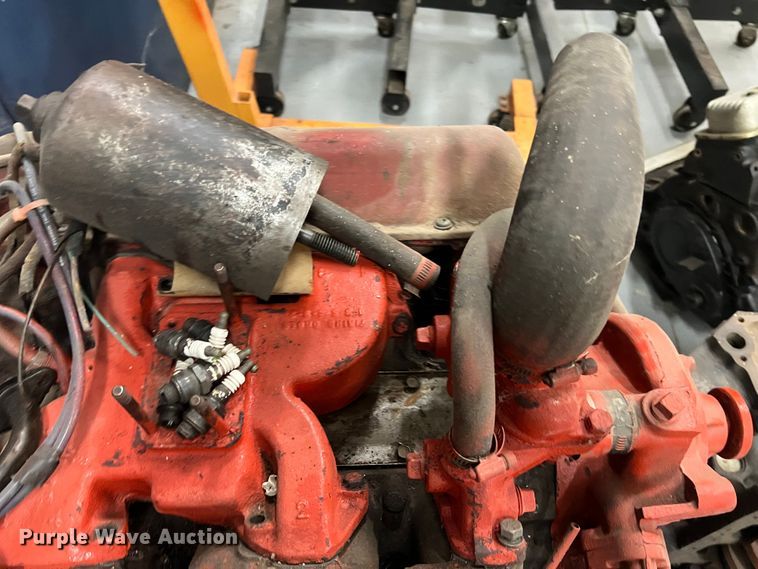 image for item HL9194 Six cylinder gas engine