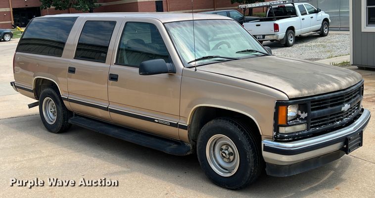 image for item HL9197 1999 Chevrolet Suburban C1500  SUV