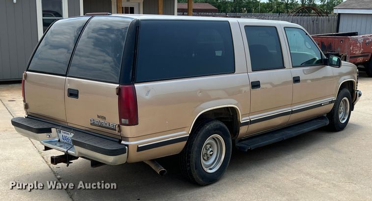 image for item HL9197 1999 Chevrolet Suburban C1500  SUV