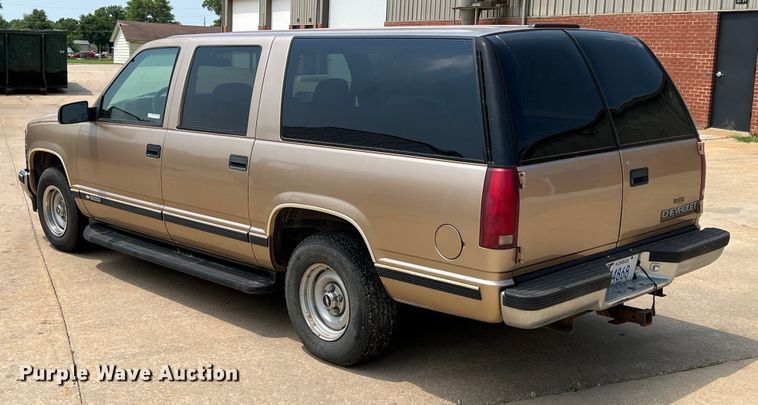 image for item HL9197 1999 Chevrolet Suburban C1500  SUV