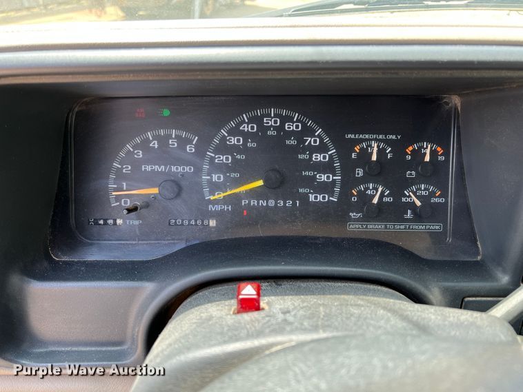 image for item HL9197 1999 Chevrolet Suburban C1500  SUV