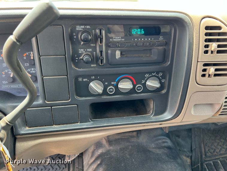 image for item HL9197 1999 Chevrolet Suburban C1500  SUV