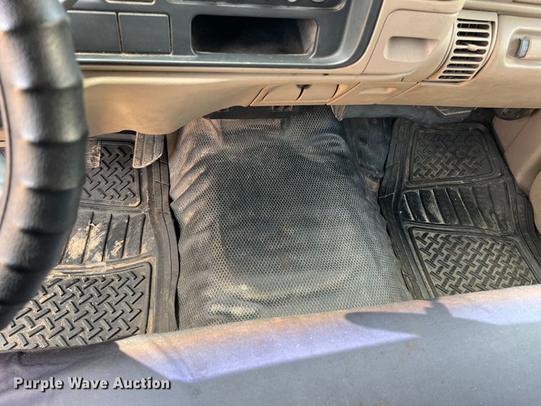 image for item HL9197 1999 Chevrolet Suburban C1500  SUV