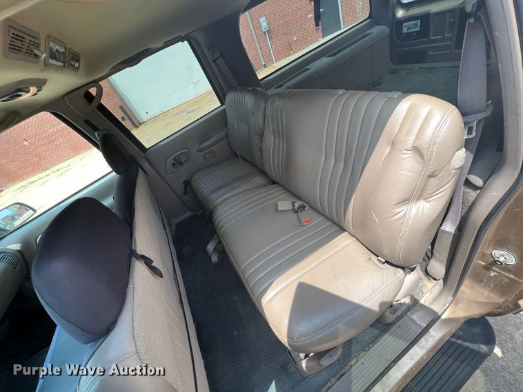 image for item HL9197 1999 Chevrolet Suburban C1500  SUV