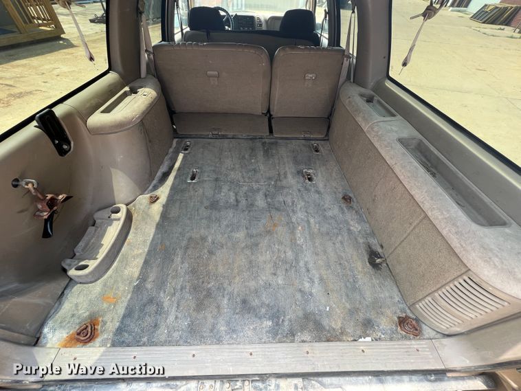 image for item HL9197 1999 Chevrolet Suburban C1500  SUV