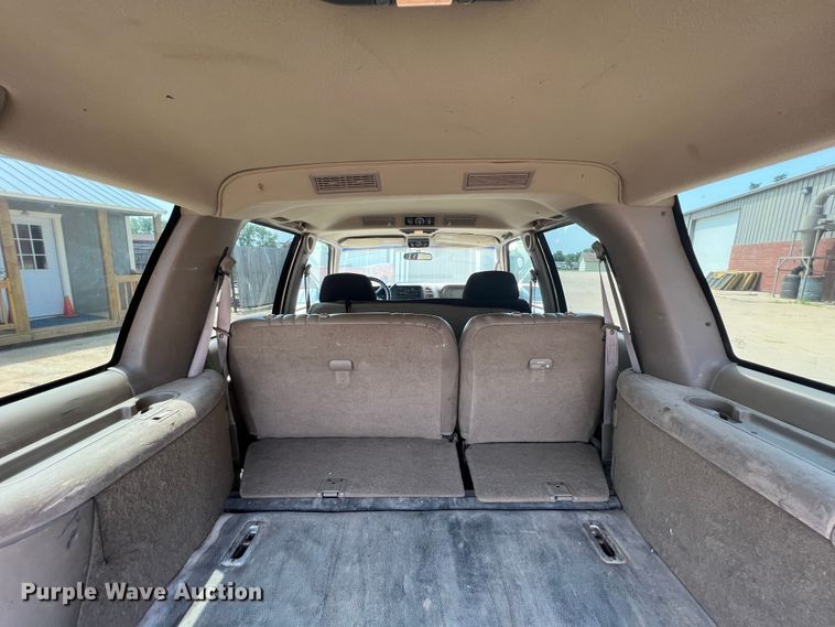 image for item HL9197 1999 Chevrolet Suburban C1500  SUV