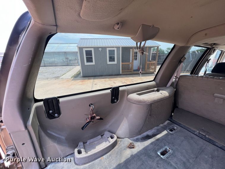 image for item HL9197 1999 Chevrolet Suburban C1500  SUV