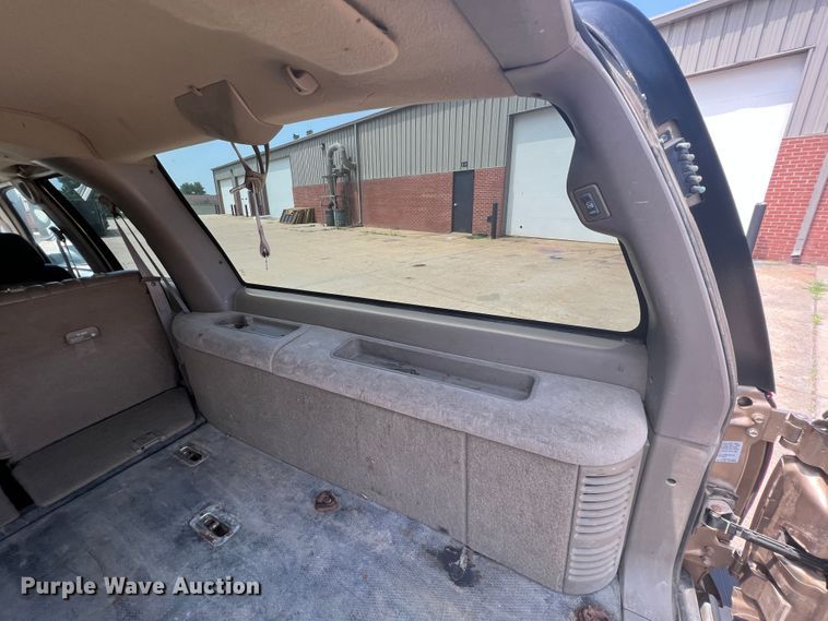 image for item HL9197 1999 Chevrolet Suburban C1500  SUV