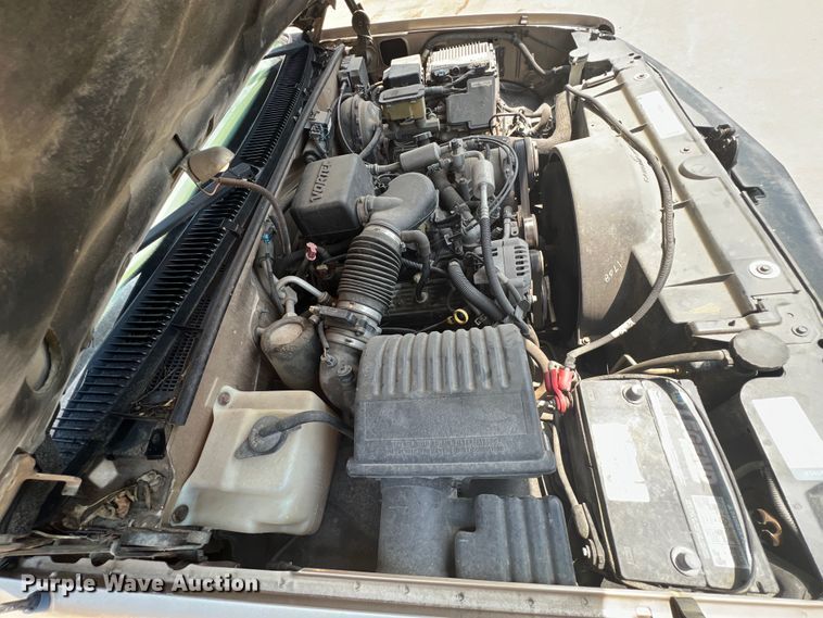 image for item HL9197 1999 Chevrolet Suburban C1500  SUV