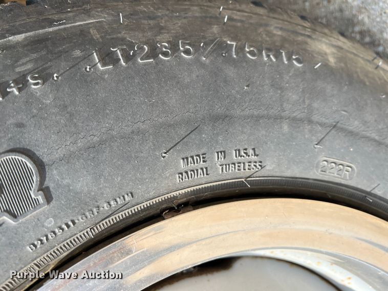 image for item HL9197 1999 Chevrolet Suburban C1500  SUV