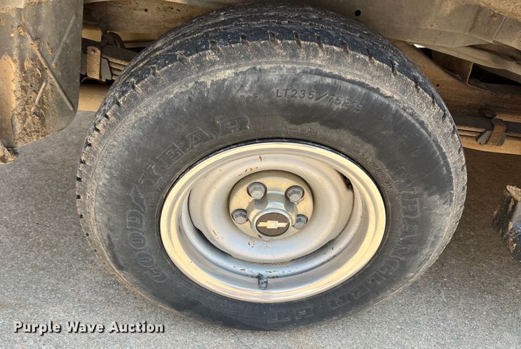 image for item HL9197 1999 Chevrolet Suburban C1500  SUV