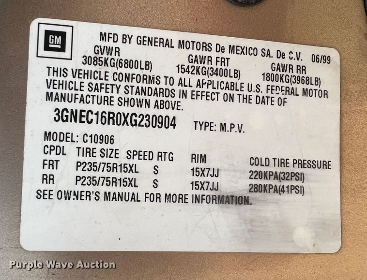 image for item HL9197 1999 Chevrolet Suburban C1500  SUV