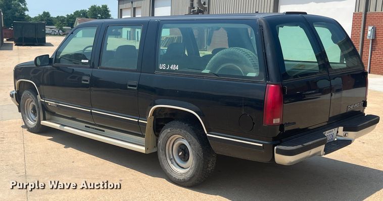 image for item HL9198 1997 Chevrolet Suburban C1500  SUV