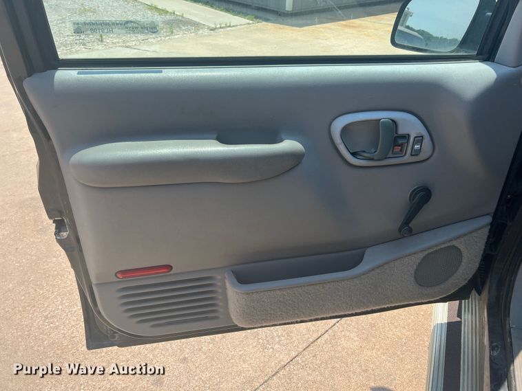 image for item HL9198 1997 Chevrolet Suburban C1500  SUV