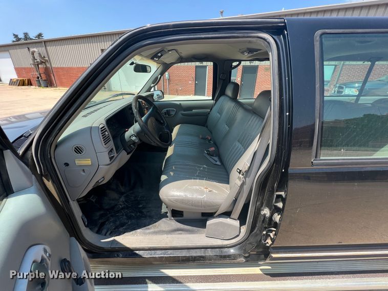 image for item HL9198 1997 Chevrolet Suburban C1500  SUV