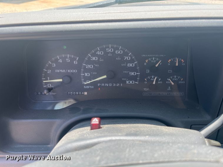 image for item HL9198 1997 Chevrolet Suburban C1500  SUV