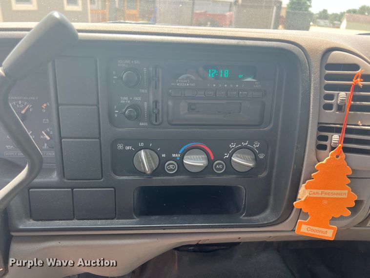 image for item HL9198 1997 Chevrolet Suburban C1500  SUV