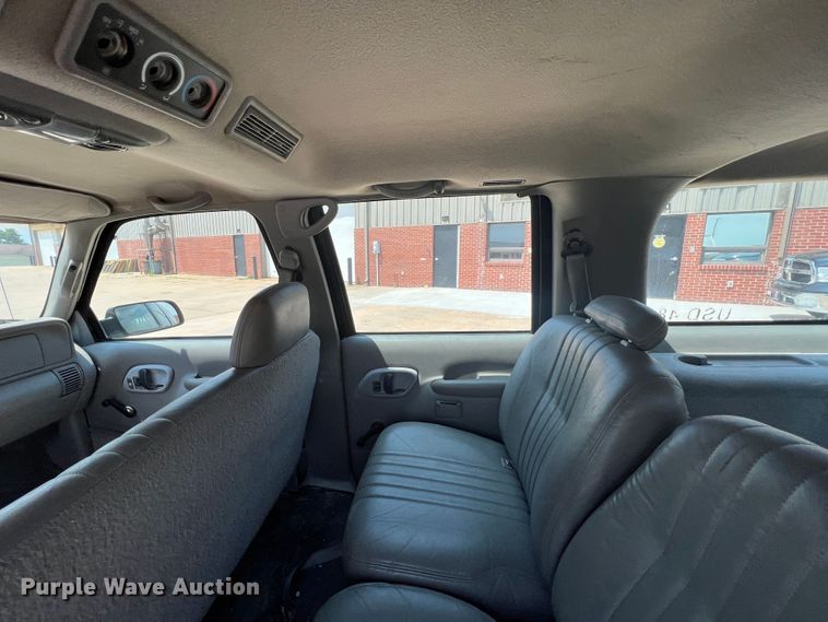 image for item HL9198 1997 Chevrolet Suburban C1500  SUV