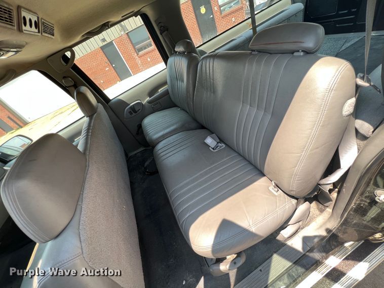 image for item HL9198 1997 Chevrolet Suburban C1500  SUV