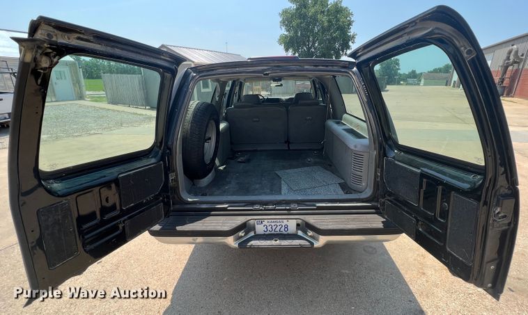 image for item HL9198 1997 Chevrolet Suburban C1500  SUV