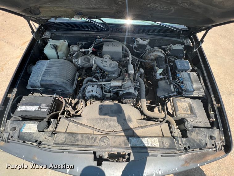 image for item HL9198 1997 Chevrolet Suburban C1500  SUV