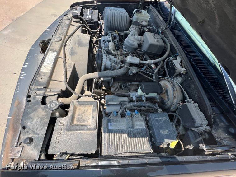 image for item HL9198 1997 Chevrolet Suburban C1500  SUV