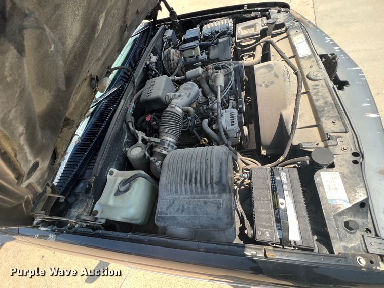 image for item HL9198 1997 Chevrolet Suburban C1500  SUV