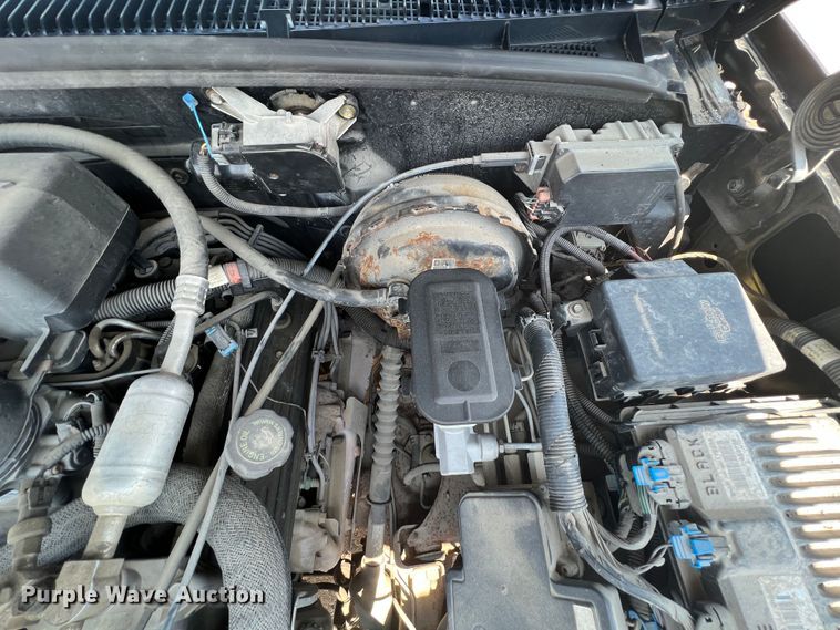 image for item HL9198 1997 Chevrolet Suburban C1500  SUV