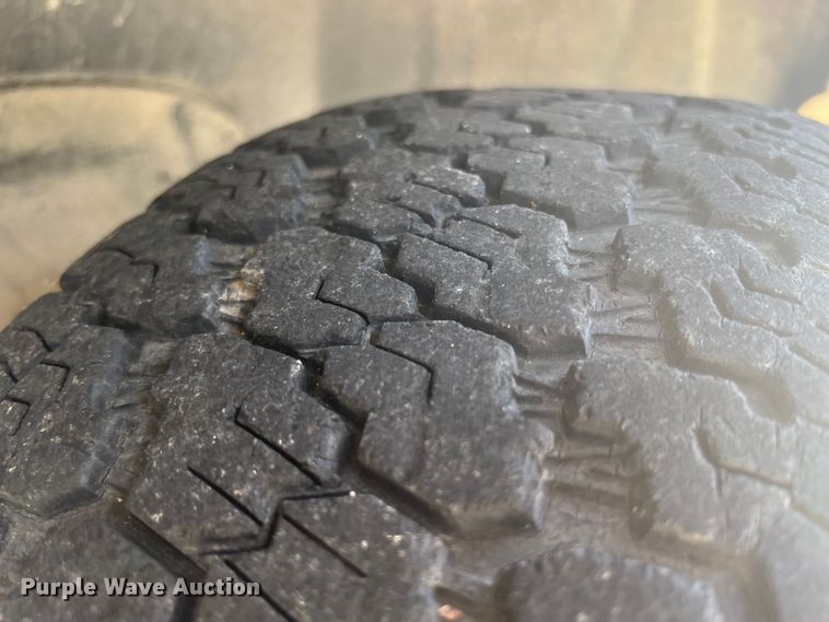 image for item HL9198 1997 Chevrolet Suburban C1500  SUV