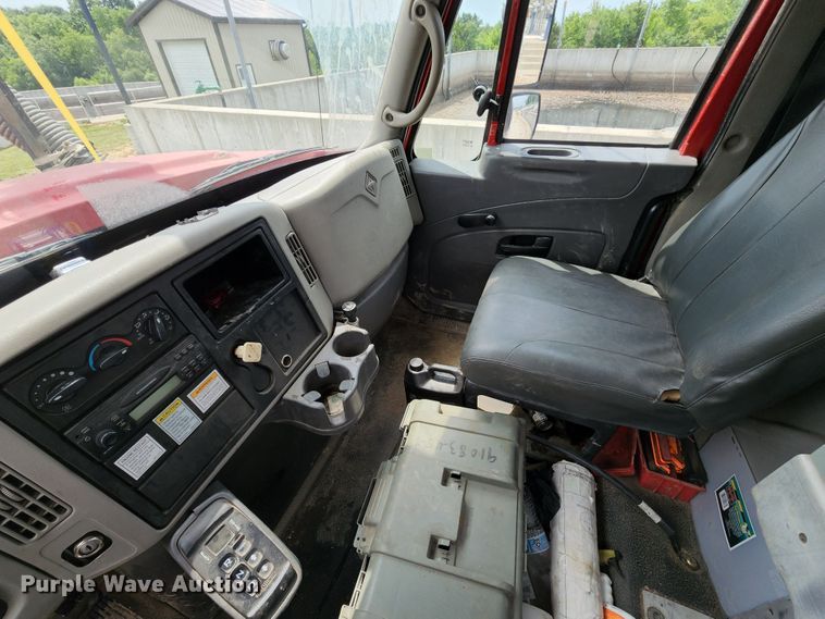 image for item JA9851 2008 International WorkStar 7400  sewer jetter truck