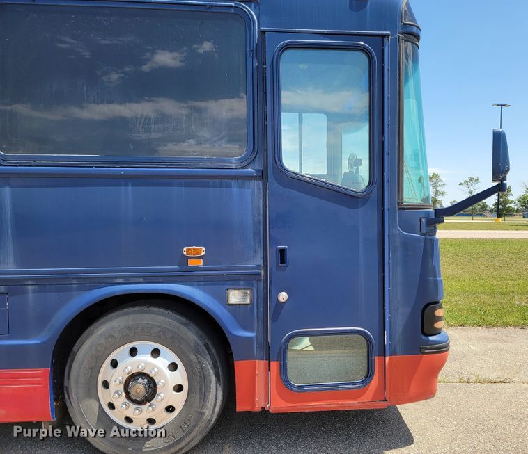 image for item JG9805 2001 Blue Bird  coach bus