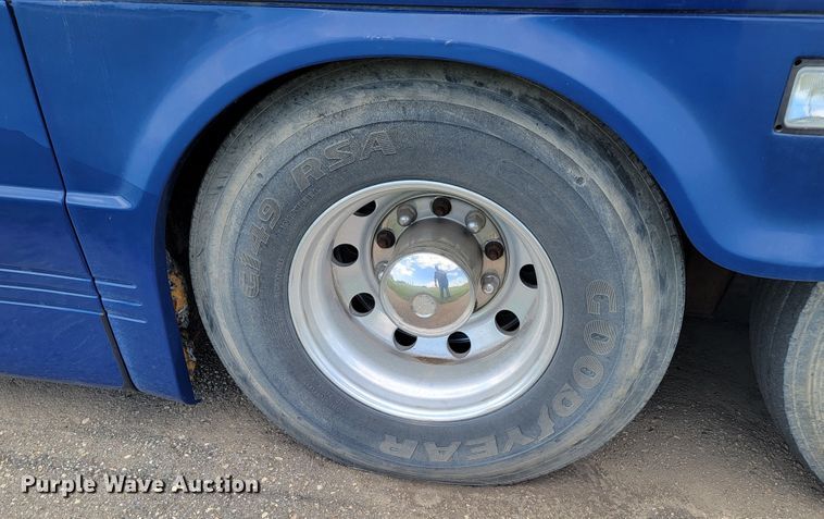 image for item JG9805 2001 Blue Bird  coach bus