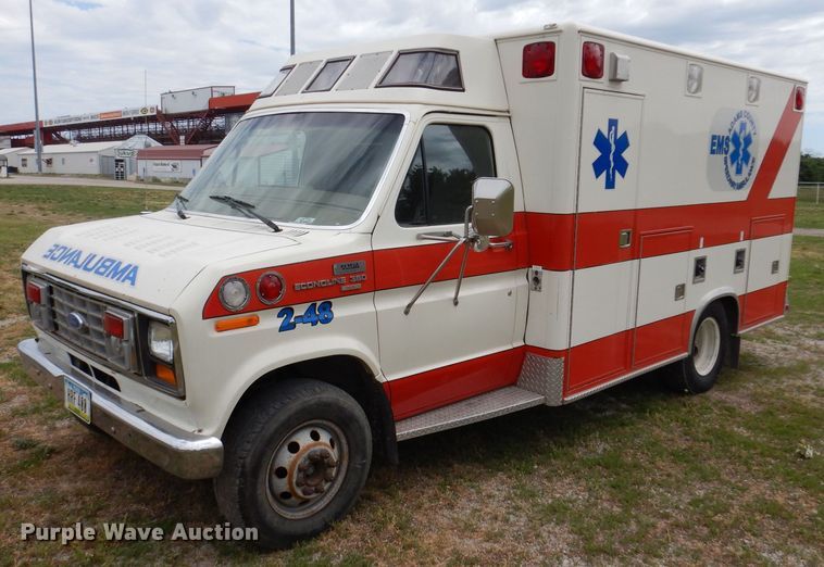 image for item JH9700 1986 Ford E350  ambulance